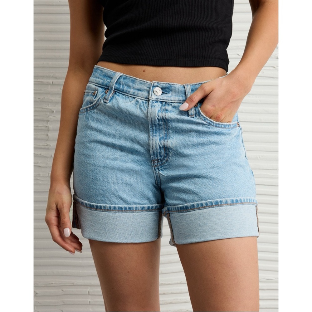 American Eagle Relaxed Cuff Jean Short - Picture 3 of 11
